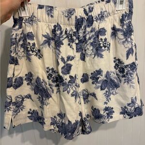Abercrombie & Fitch Cream Shorts with Blue Floral Print